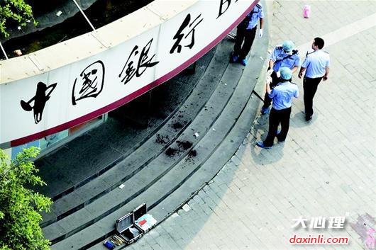 犯罪心理专家：“平头男”可能极为偏执